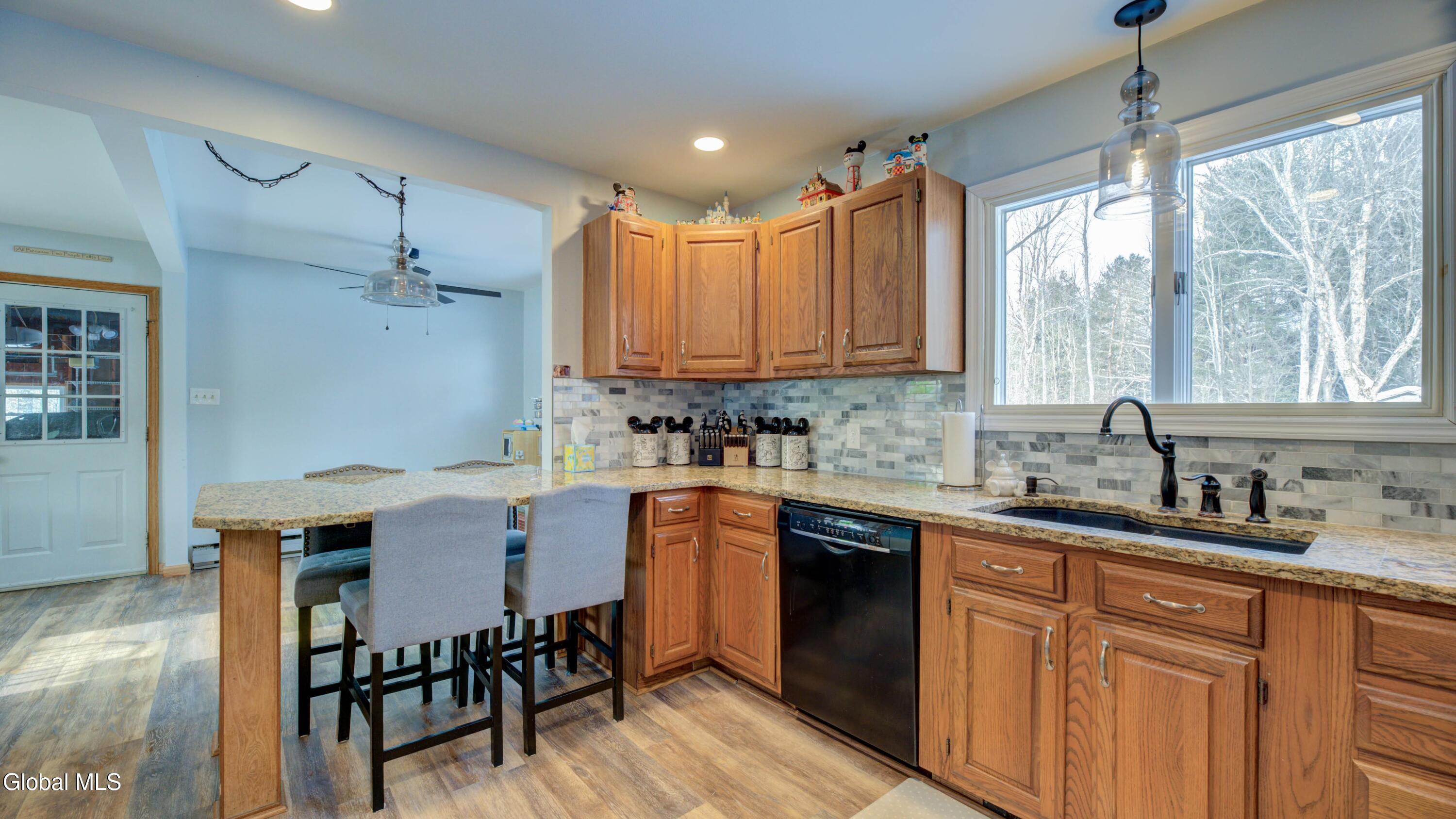 341 Hammondtown Road Amsterdam, NY 12010 - Photo 8 of 68 341 Hammondtown Rd-12