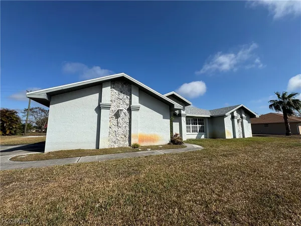 $2,200 | Undisclosed Address, Lehigh Acres, FL 33936
