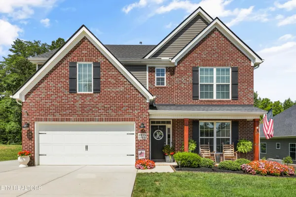 $629,900 | 4875 Masters Drive, Maryville, TN 37801