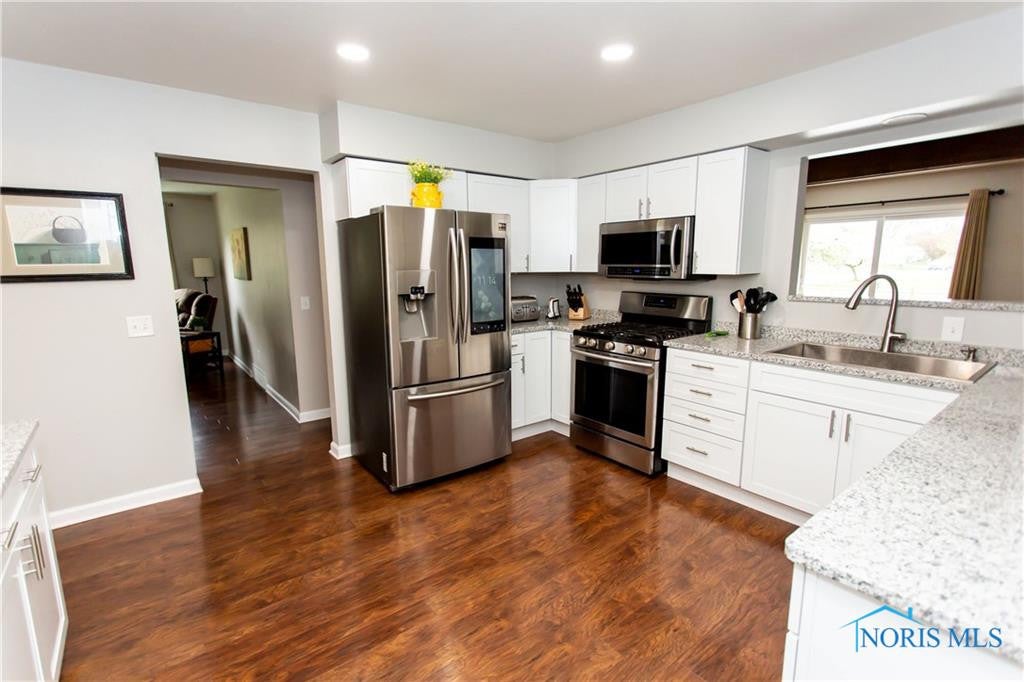 1701 Cass Road Maumee, OH 43537 - Photo 5 of 41 Gallery Image 5