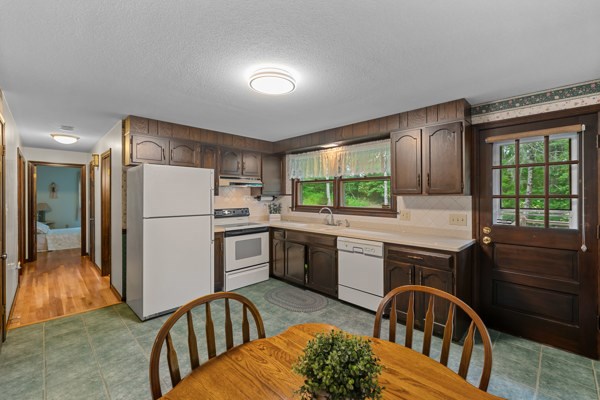 15 Hastings Road Spencer, MA 01562 - Photo 7 of 39