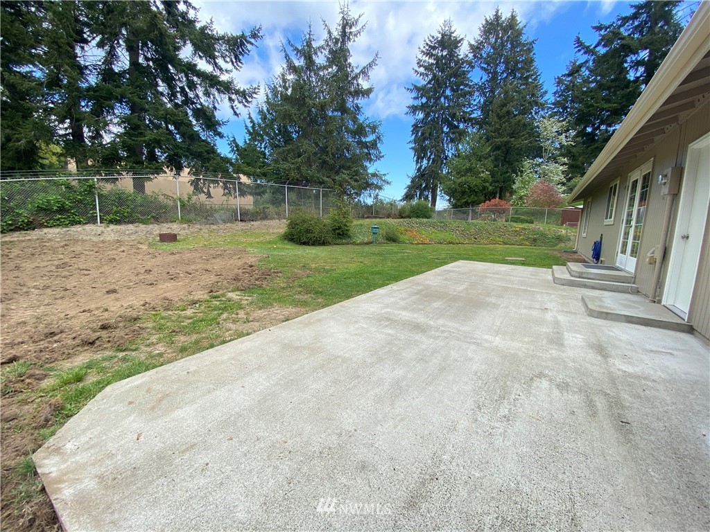 8501 East Caraway Road Manchester, WA 98366 - Photo 11 of 13 Gallery Image 11
