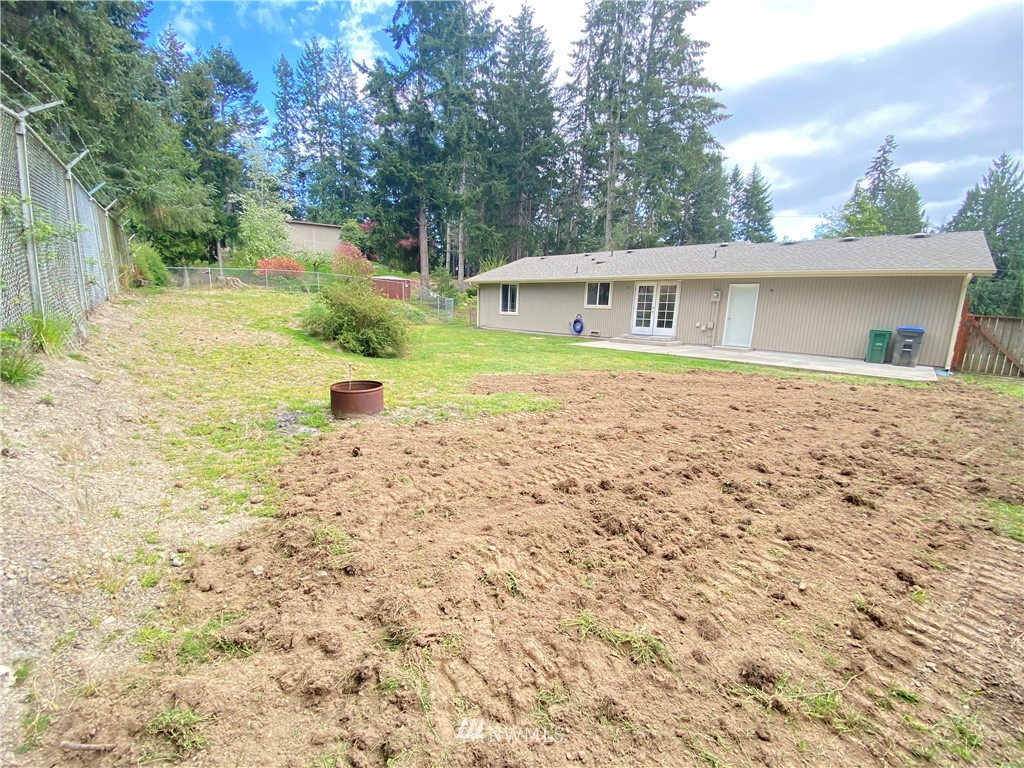 8501 East Caraway Road Manchester, WA 98366 - Photo 12 of 13 Gallery Image 12
