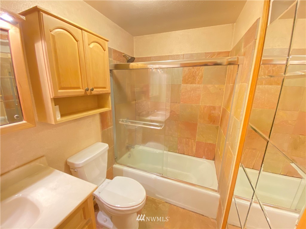 8501 East Caraway Road Manchester, WA 98366 - Photo 8 of 13 Gallery Image 8