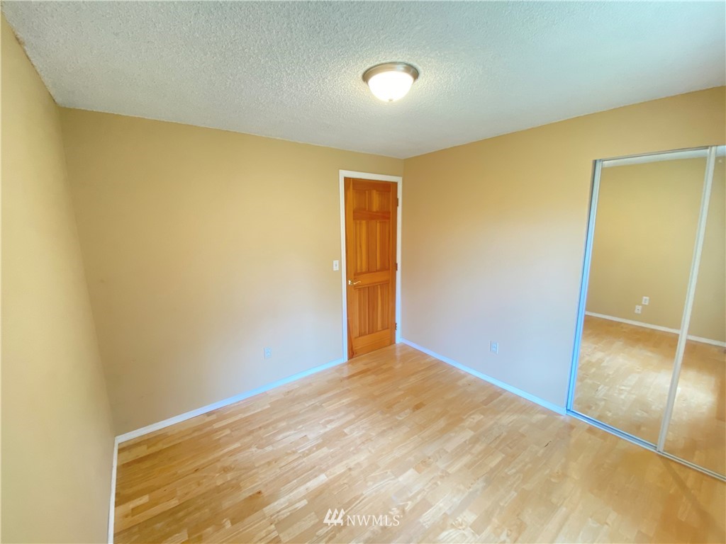 8501 East Caraway Road Manchester, WA 98366 - Photo 9 of 13 Gallery Image 9