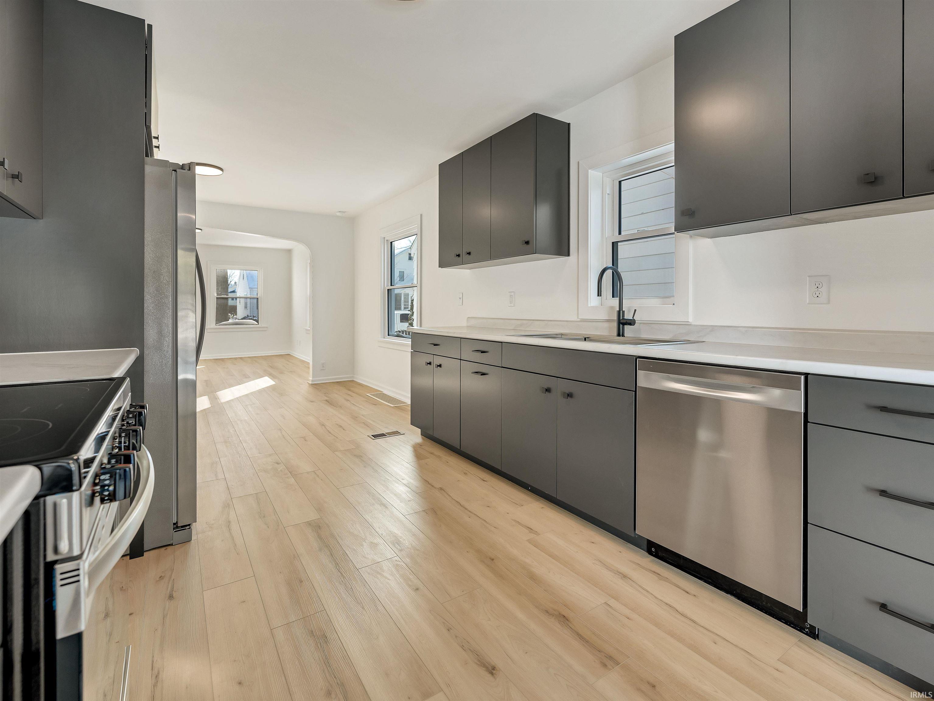 538 Clayton Avenue Fort Wayne, IN 46808 - Photo 11 of 36