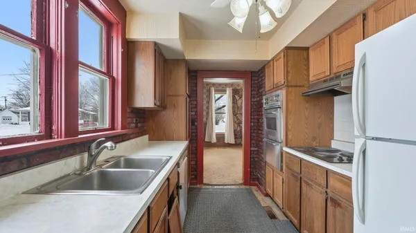 $72,100 | 403 Walnut Street, Burket, IN 46508