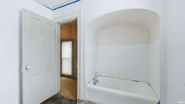 $72,100 | 403 Walnut Street, Burket, IN 46508