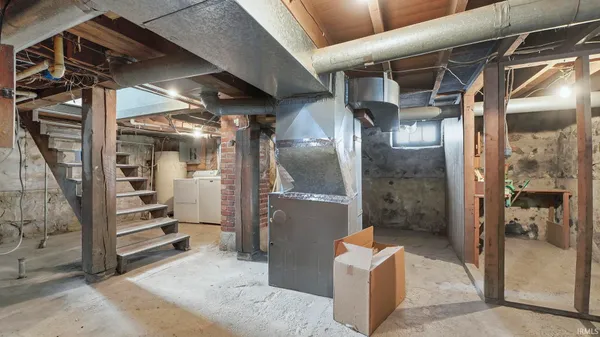 $72,100 | 403 Walnut Street, Burket, IN 46508