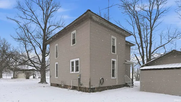 $72,100 | 403 Walnut Street, Burket, IN 46508