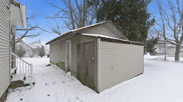 $72,100 | 403 Walnut Street, Burket, IN 46508