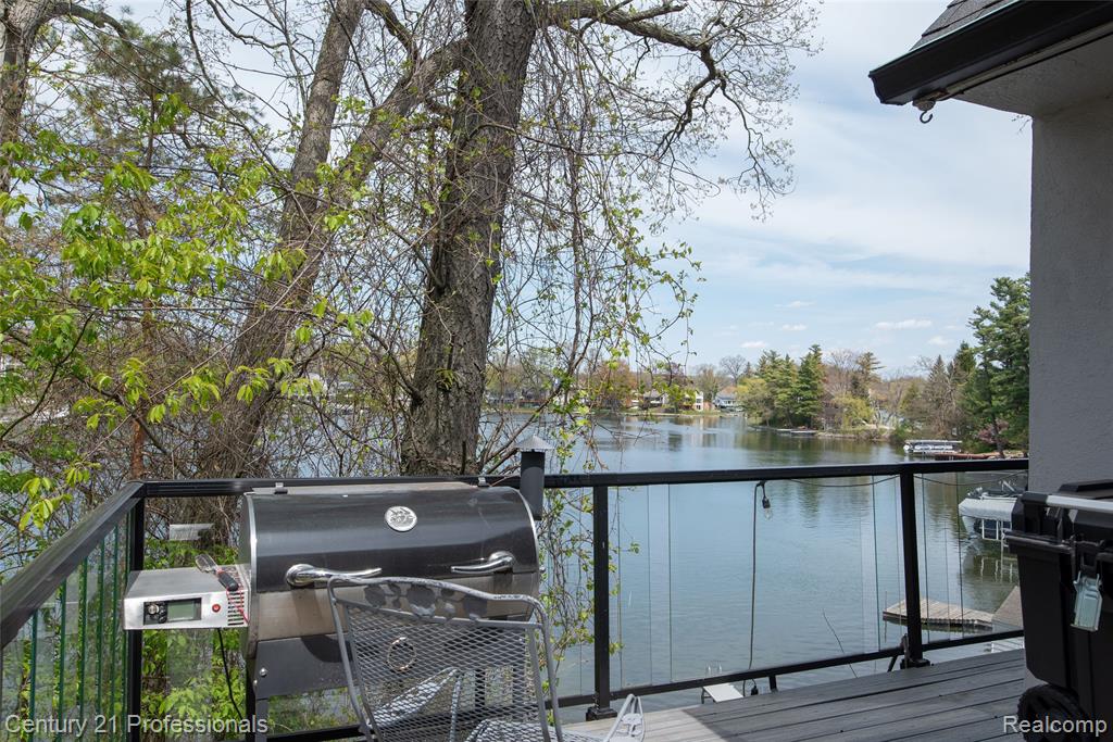 910 Pine Tree Road West Lake Orion, MI 48362 - Photo 6 of 52 Gallery Image 6
