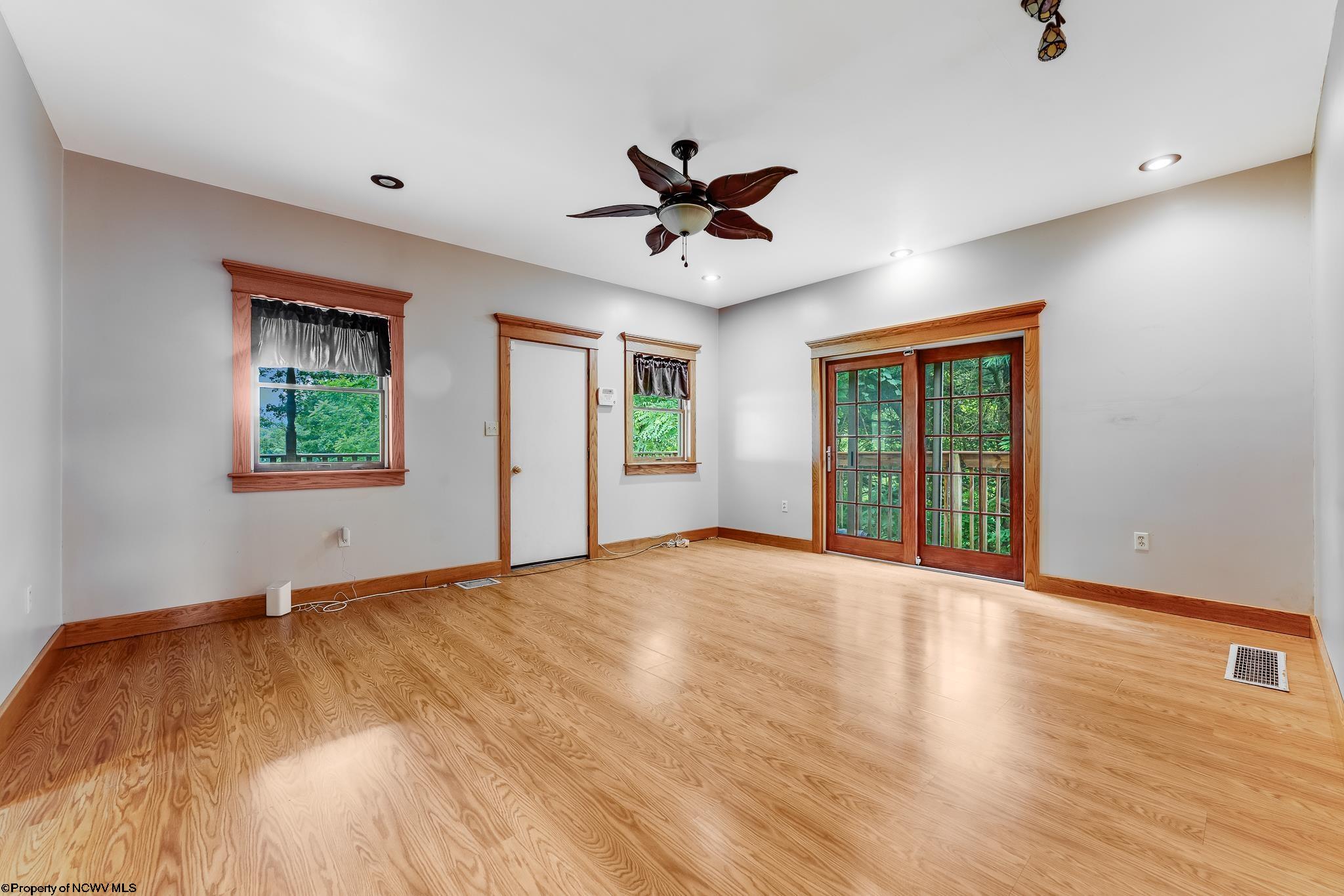 72 Robinson Road Maidsville, WV 26541 - Photo 3 of 48 Gallery Image 3
