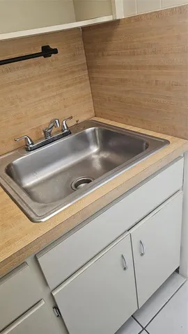 $1,000 | 1772 Northeast 58th Street, Unit B, Fort Lauderdale, FL 33334