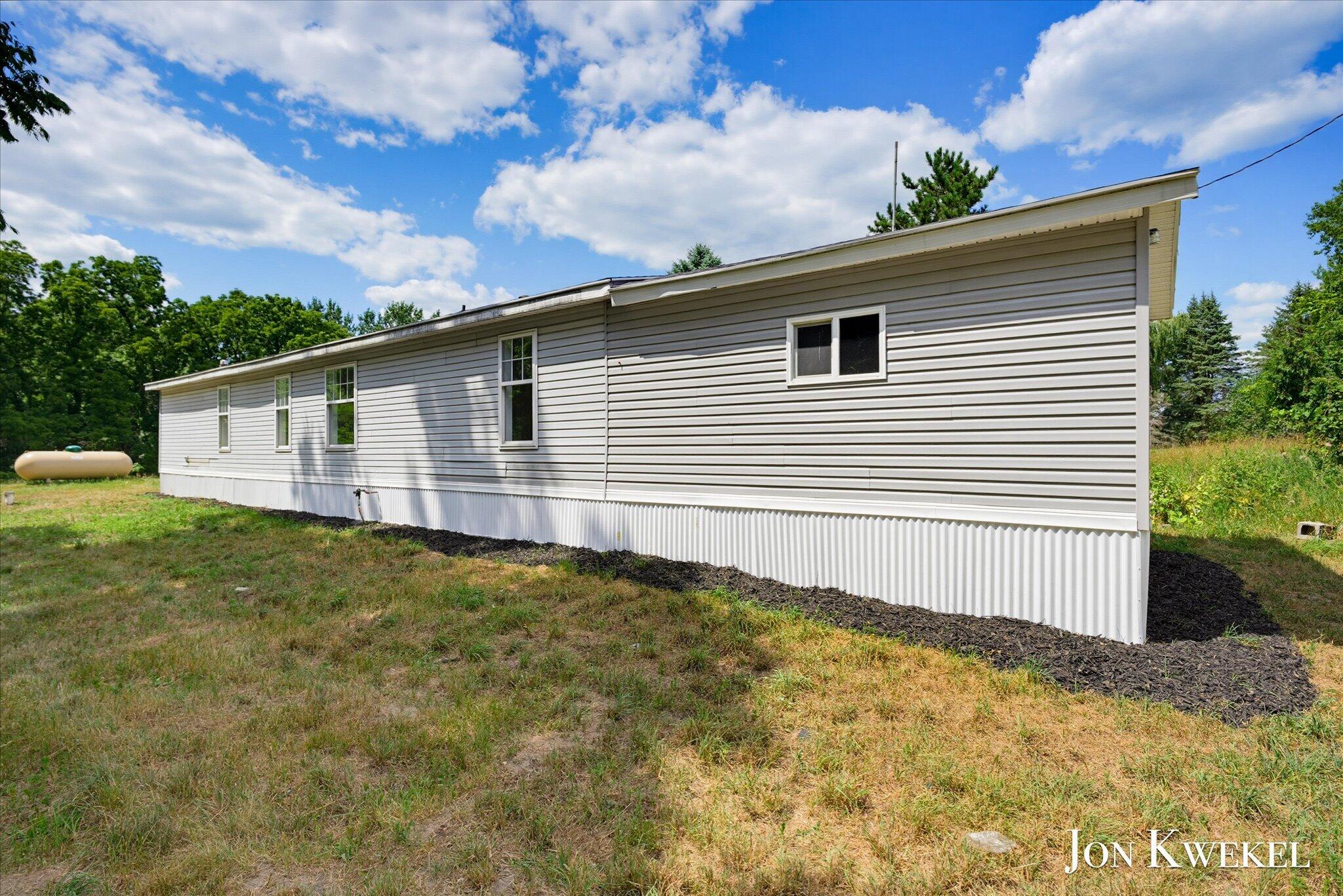 8636 Maple Road Lyons, MI 48851 - Photo 31 of 34 27-AIV00195