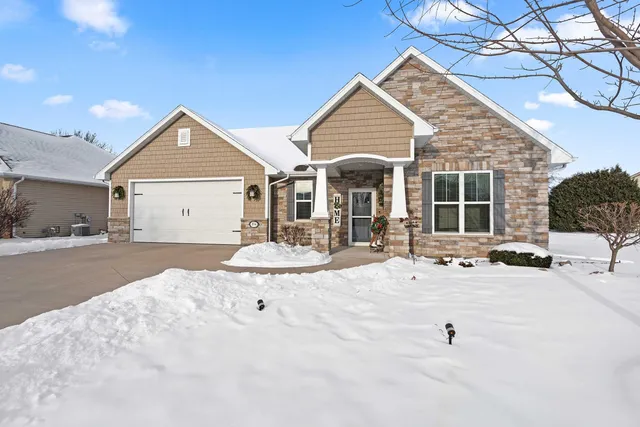 $489,900 | 854 Whisper Falls Lane, Menasha, WI 54952