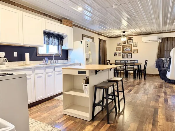 $149,900 | 225 Southwest Sw Highway, Trenton, MO 64683