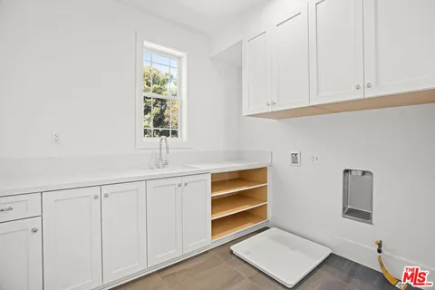 $4,650,000 | 744 North Almar Avenue, Pacific Palisades, CA 90272