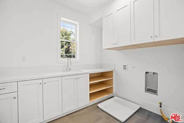 $4,650,000 | 744 North Almar Avenue, Pacific Palisades, CA 90272
