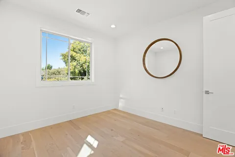 $4,650,000 | 744 North Almar Avenue, Pacific Palisades, CA 90272