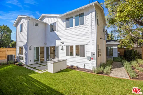$4,650,000 | 744 North Almar Avenue, Pacific Palisades, CA 90272