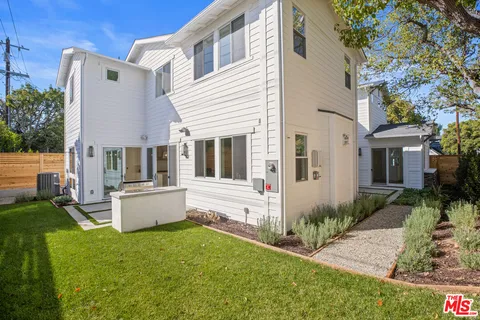 $4,650,000 | 744 North Almar Avenue, Pacific Palisades, CA 90272