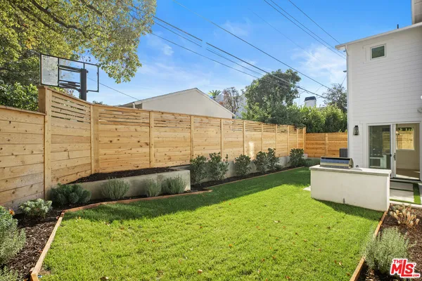 $4,650,000 | 744 North Almar Avenue, Pacific Palisades, CA 90272