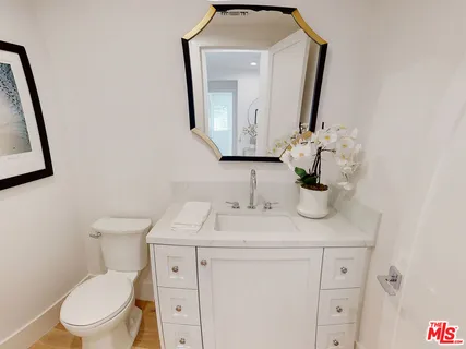 $4,650,000 | 744 North Almar Avenue, Pacific Palisades, CA 90272