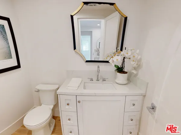 $4,650,000 | 744 North Almar Avenue, Pacific Palisades, CA 90272