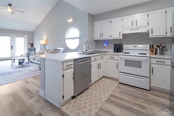 $1,650 | 5001 Grande Drive, Unit 1621, Pensacola, FL 32504