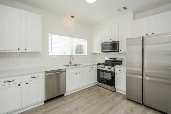 $2,250 | 9939 Farrell Drive, Houston, TX 77070