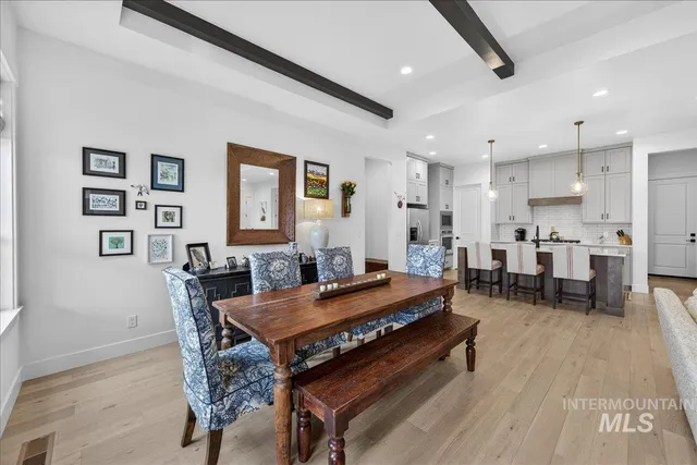 $889,900 | 1911 North Willowick Avenue, Eagle, ID 83616