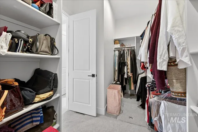 $889,900 | 1911 North Willowick Avenue, Eagle, ID 83616