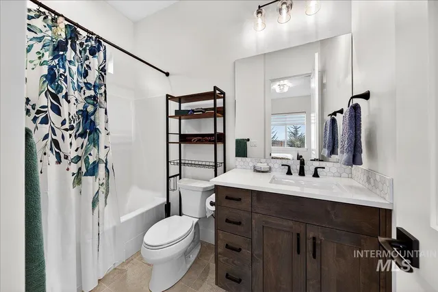 $889,900 | 1911 North Willowick Avenue, Eagle, ID 83616