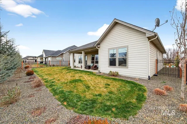 $889,900 | 1911 North Willowick Avenue, Eagle, ID 83616