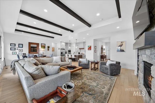 $889,900 | 1911 North Willowick Avenue, Eagle, ID 83616