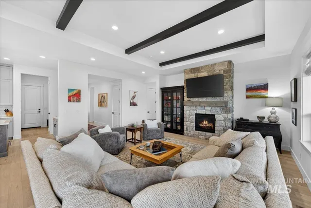 $889,900 | 1911 North Willowick Avenue, Eagle, ID 83616