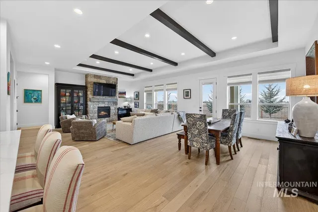 $889,900 | 1911 North Willowick Avenue, Eagle, ID 83616