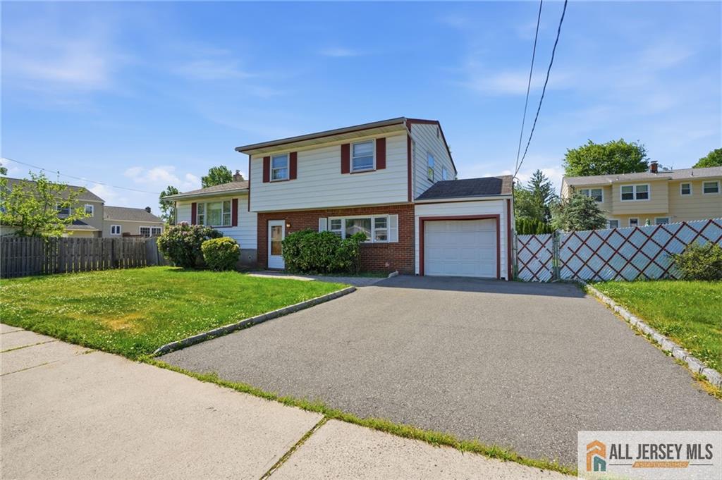 11 Reo Court Colonia, NJ 07067 - Photo 3 of 33