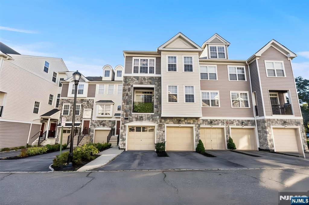 159 George Russell Way, Unit 311 Clifton, NJ 07013 - Photo 2 of 25