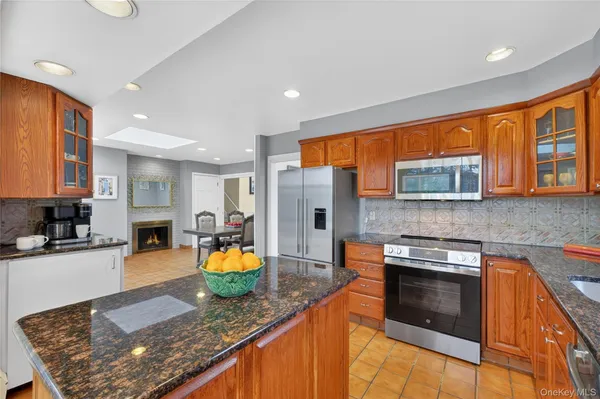 $835,000 | 2314 Sultana Drive, Yorktown Heights, NY 10598