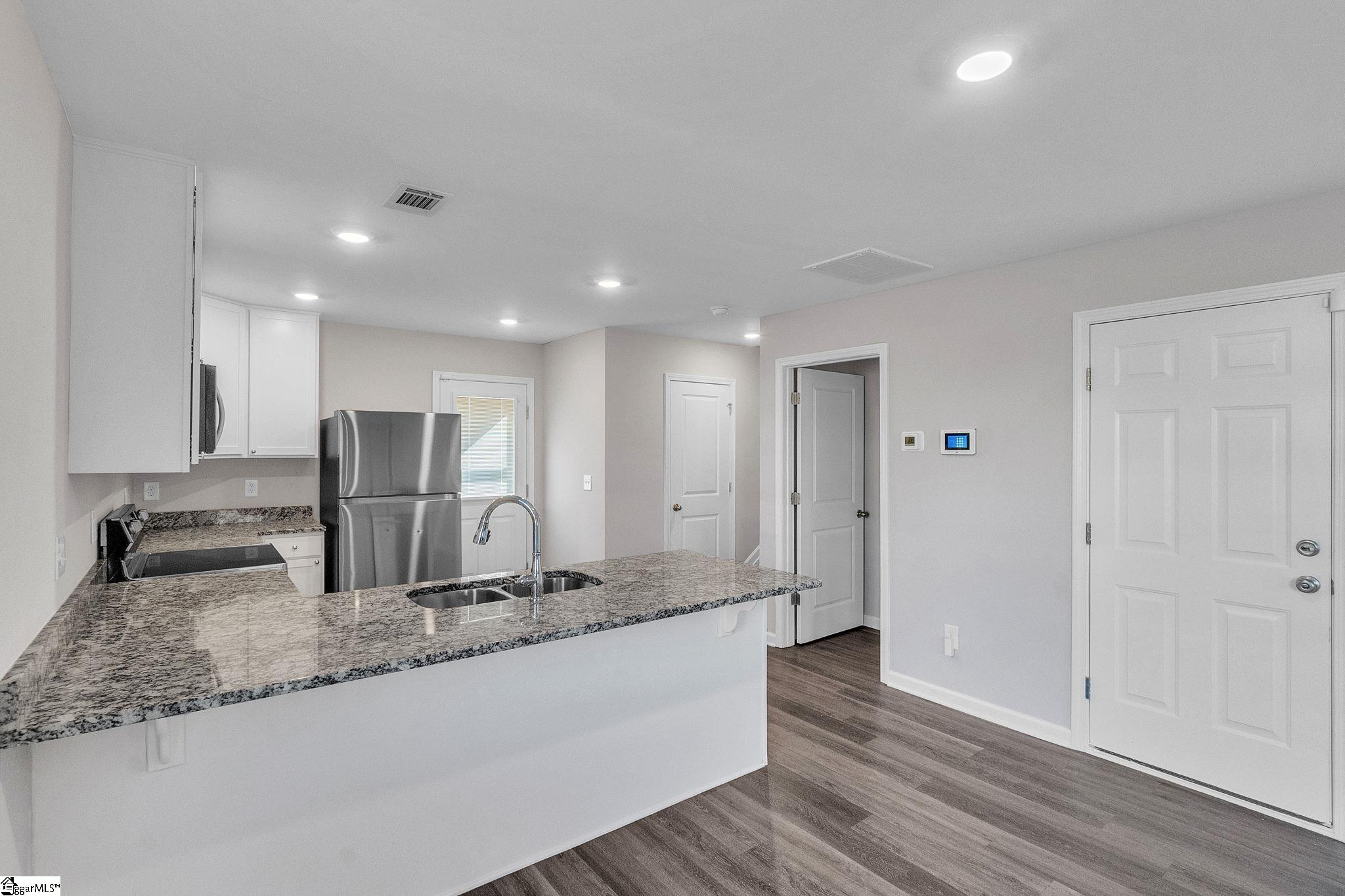 317 Port Road Greenville, SC 29617 - Photo 9 of 30 Gallery Image 9