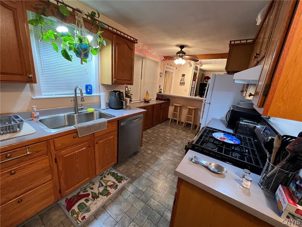 921 Harding Boulevard Rome, NY 13440 - Photo 7 of 11