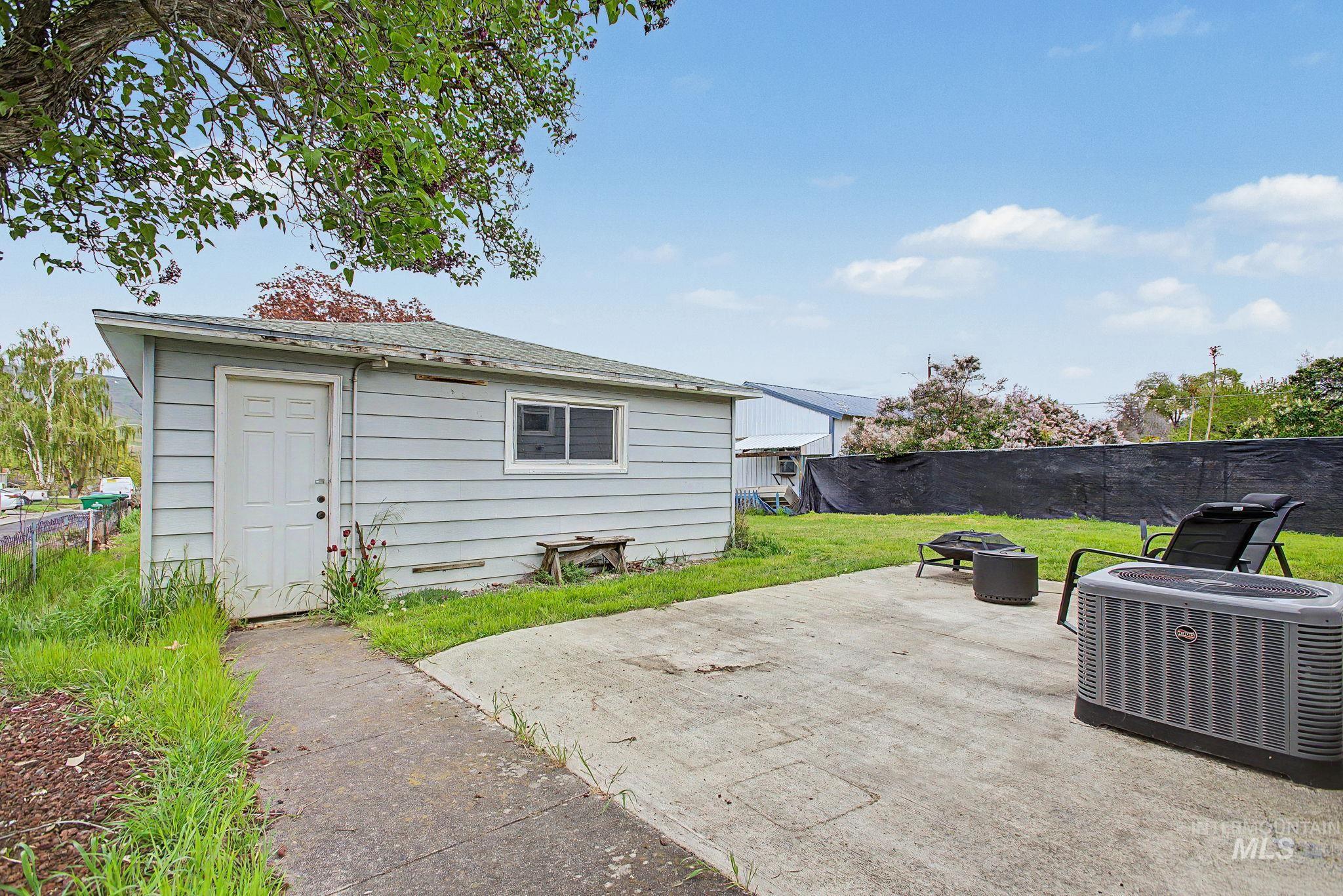 2325 8th Avenue Lewiston, ID 83501 - Photo 2 of 36