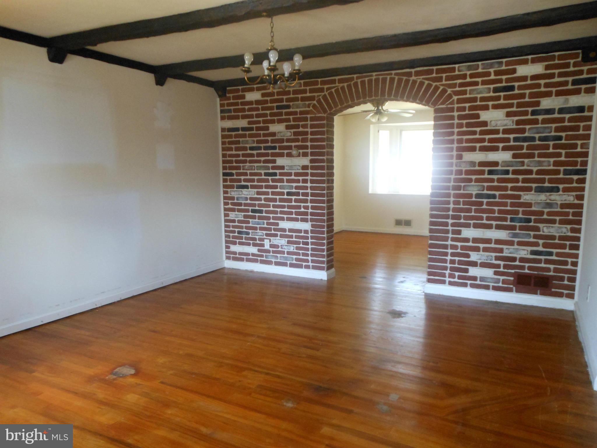 7303 Stratton Way Baltimore, MD 21224 - Photo 2 of 16 Interior (General)-Front door view