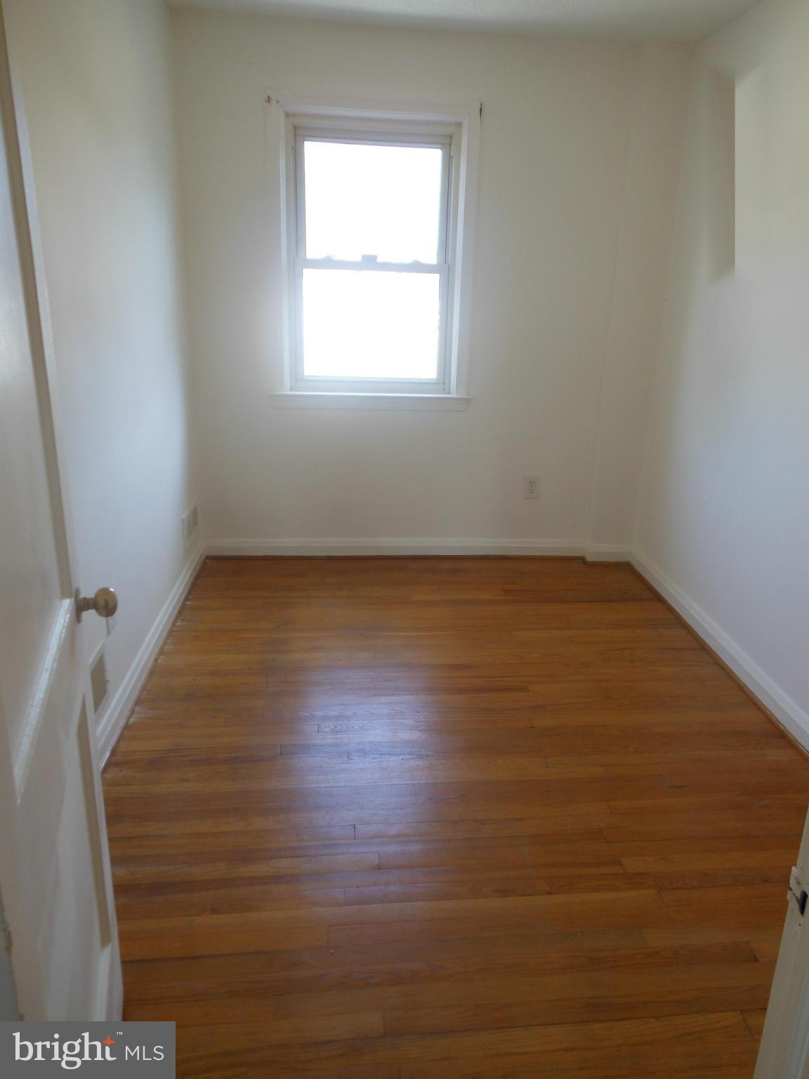 7303 Stratton Way Baltimore, MD 21224 - Photo 11 of 16 Bedroom three