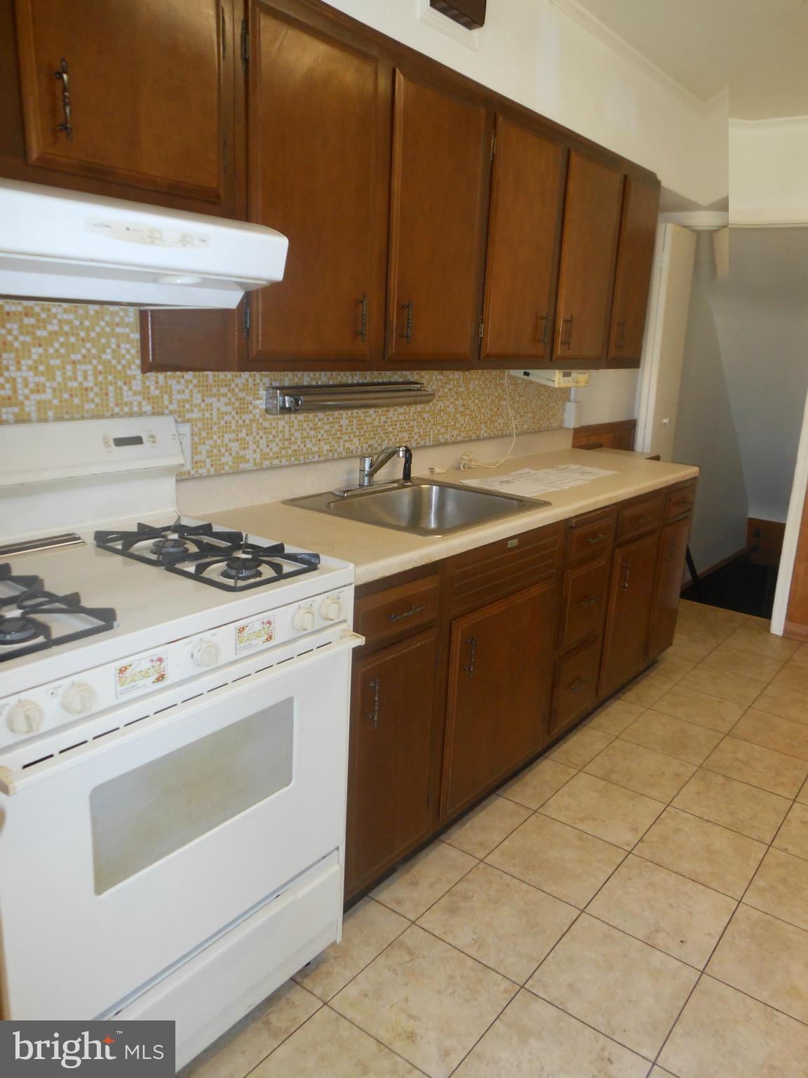7303 Stratton Way Baltimore, MD 21224 - Photo 7 of 16 Kitchen-photo two