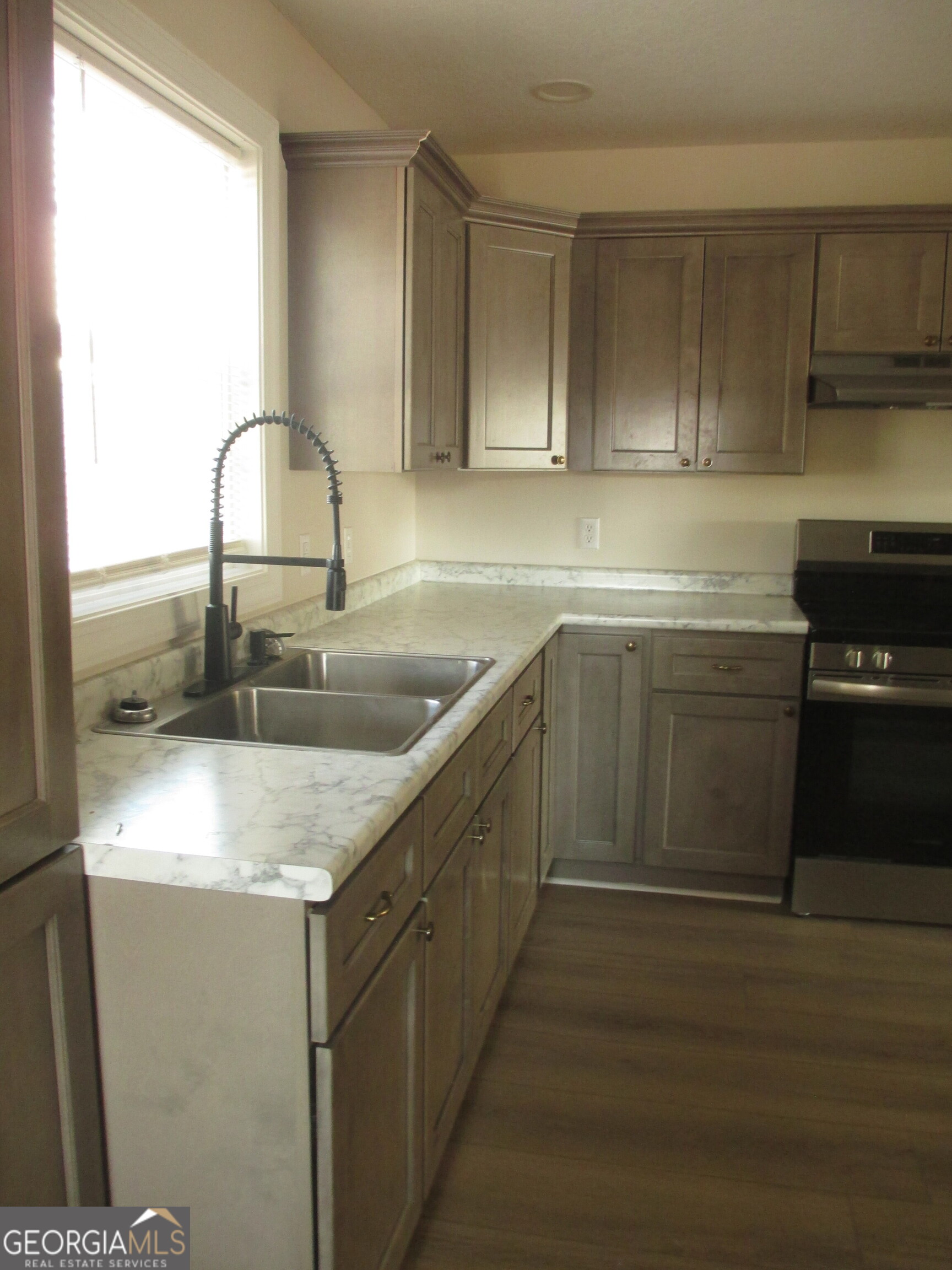 390 Bay Street Baxley, GA 31513 - Photo 13 of 24