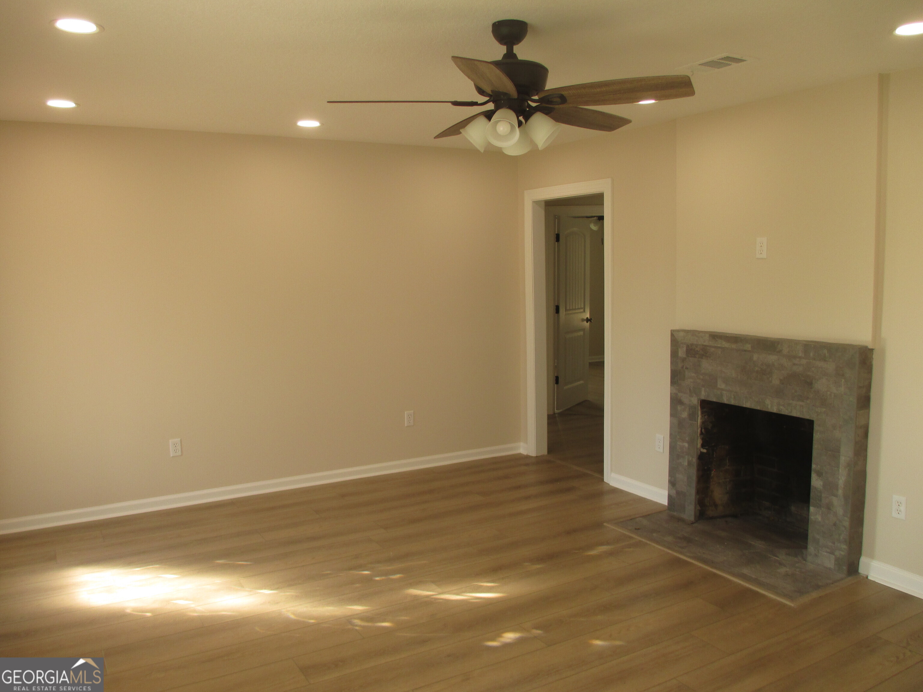 390 Bay Street Baxley, GA 31513 - Photo 9 of 24