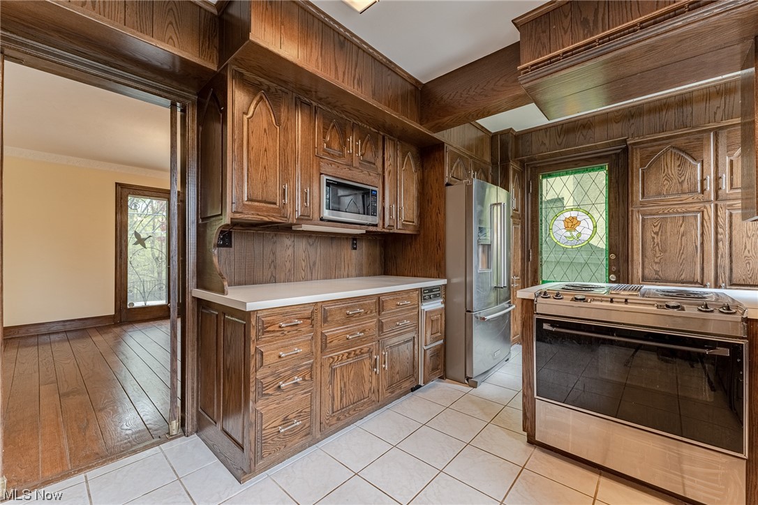 12419 Fairhill Road Cleveland, OH 44120 - Photo 11 of 35 Gallery Image 11